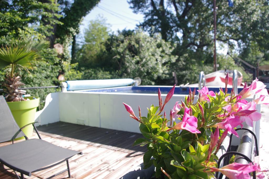 Peniche Le Hasard Bed & Breakfast Villeneuve-lès-Avignon Exterior photo